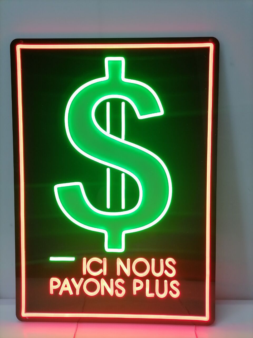 Custom Neon Signs for Comptant