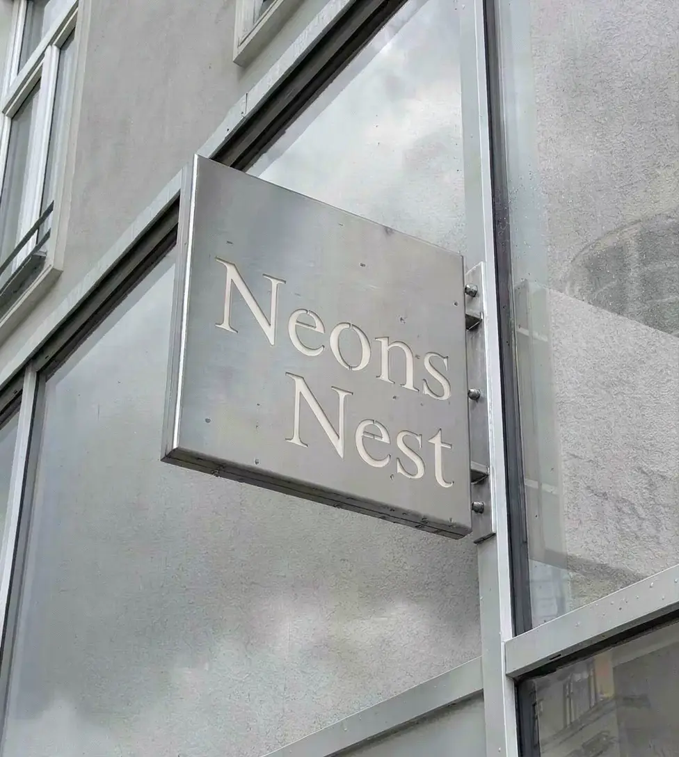 Neons nest shop in Australia